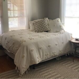 Anthropologie Queen White Puff Duvet Cover